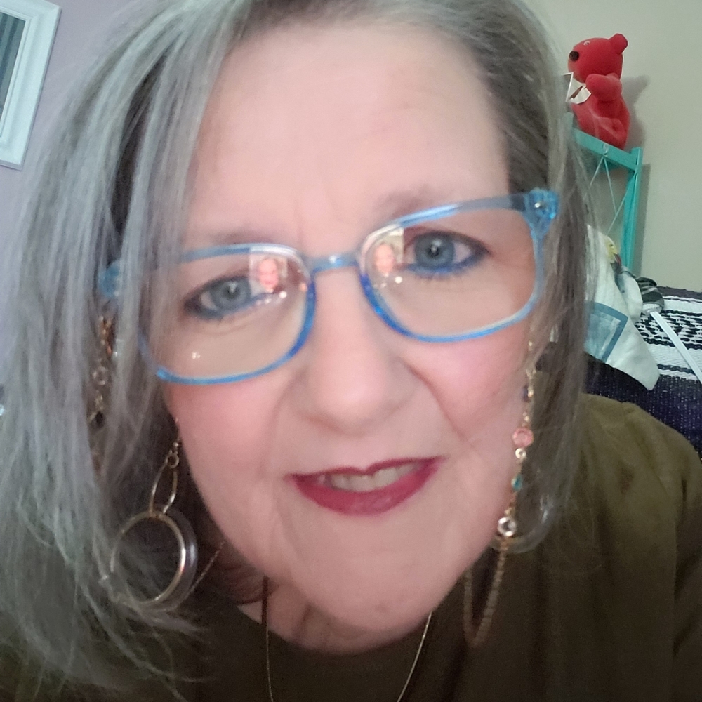 Meet your Posher, Lynn